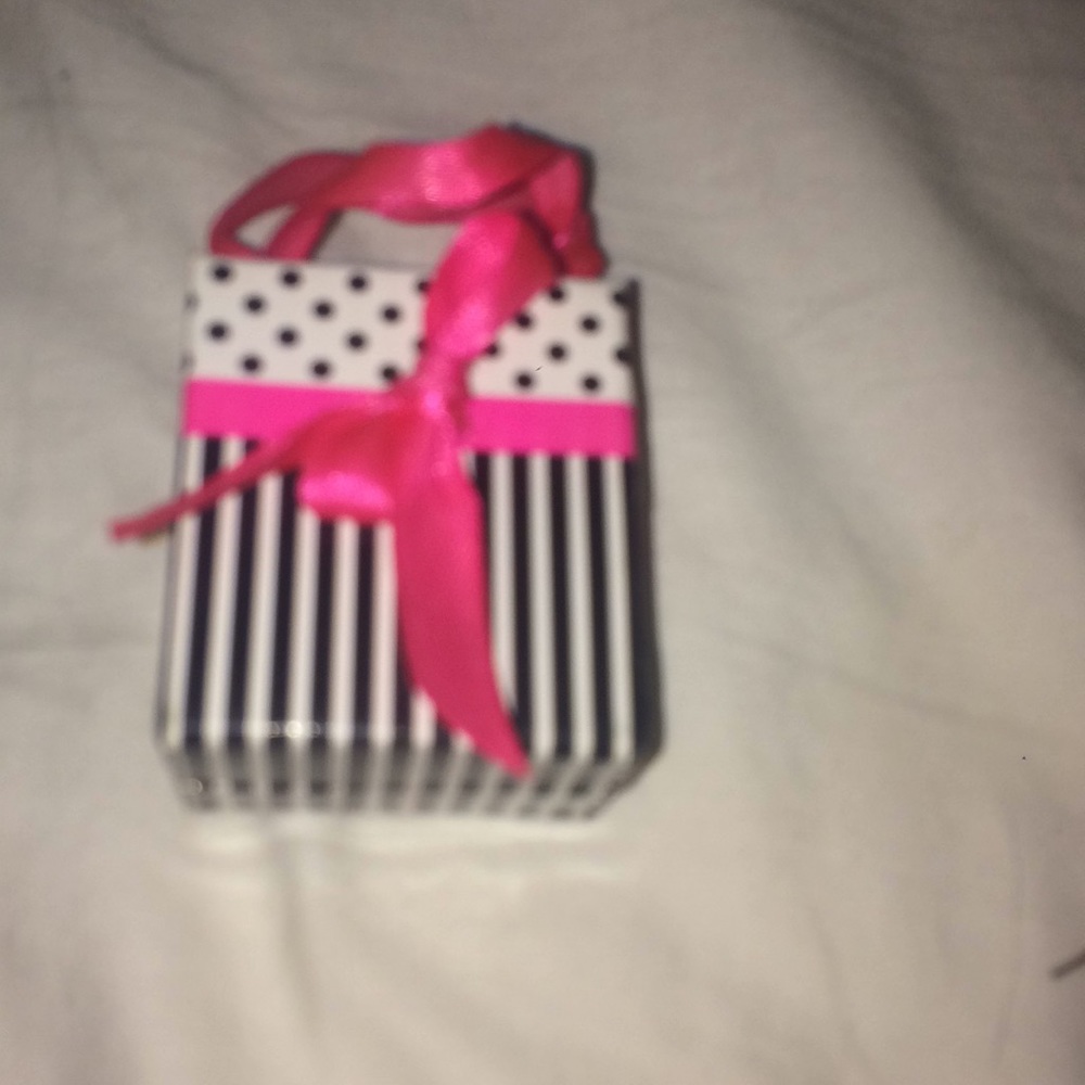 Earrings with a earring case